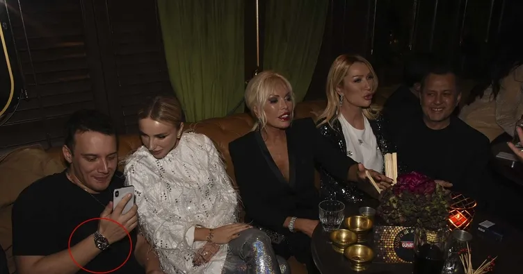 Aksesuvarlar yıkılıyor