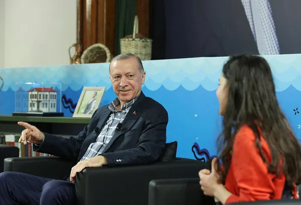 gencler-istedi-baskan-erdogan-mujdeyi-verdi-sosyal-medyadaki-karikaturlu-paylasimlar-dikkat-cekti-1643812828017.jpg