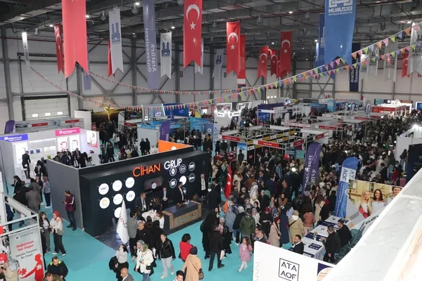 erzurumda-kuzeydogu-anadolu-kariyer-fuari-basladi-1745584735812.jpg