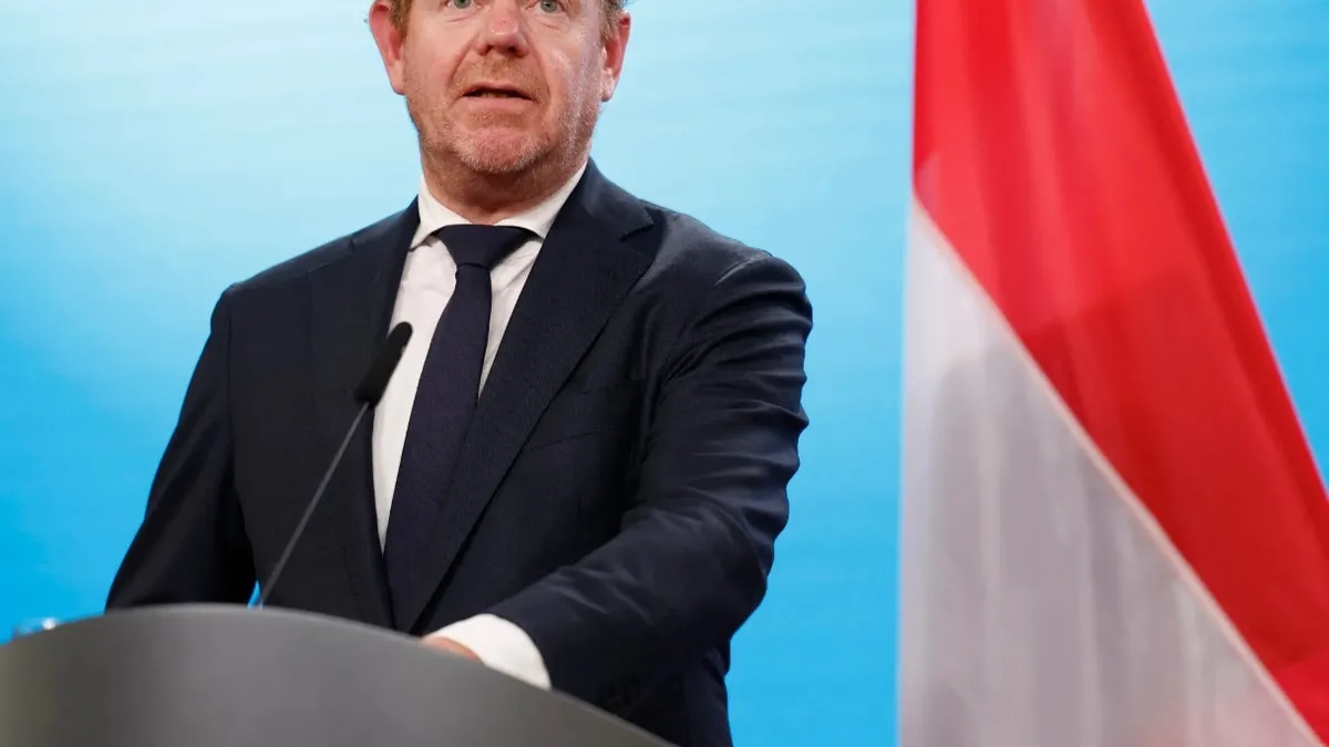 Hollandalı bakandan Türkiye vurgusu: “NATO’da böyle güçlü bir ülke olduğu için çok mutluyuz” Hollandalı bakandan Türkiye vurgusu: “NATO’da böyle güçlü bir ülke olduğu için çok mutluyuz”