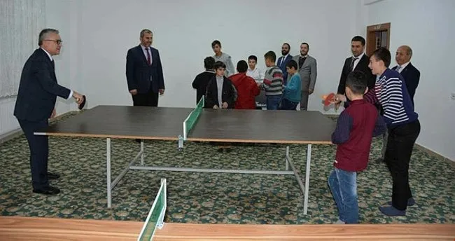 Vali Simsek Ogrencilerle Masa Tenisi Oynadi Konya Bolge Haberleri