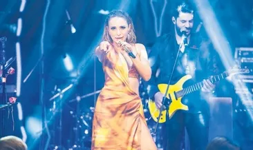 Sahnede romantik dans