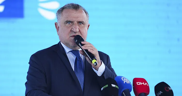 Osman Aşkın Bak: Gençlerimizin kariyer planlamalarına destek oluyoruz