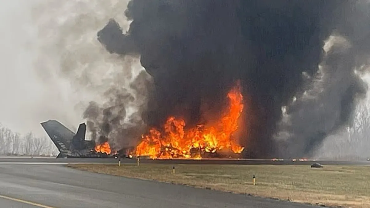 ABD’de özel jet iniş sırasında düştü! Çok sayıda ölü var ABD’de özel jet iniş sırasında düştü! Çok sayıda ölü var