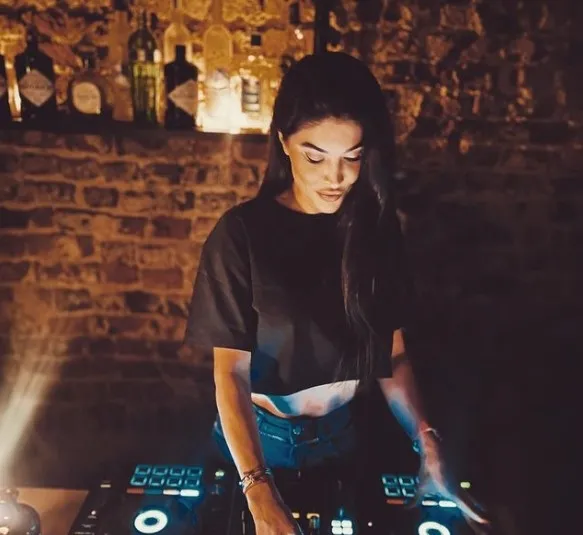 Son dakika: Ünlü borsacının kızına şok suçlama! Babasının kaçırdığı paraları böyle aklamış