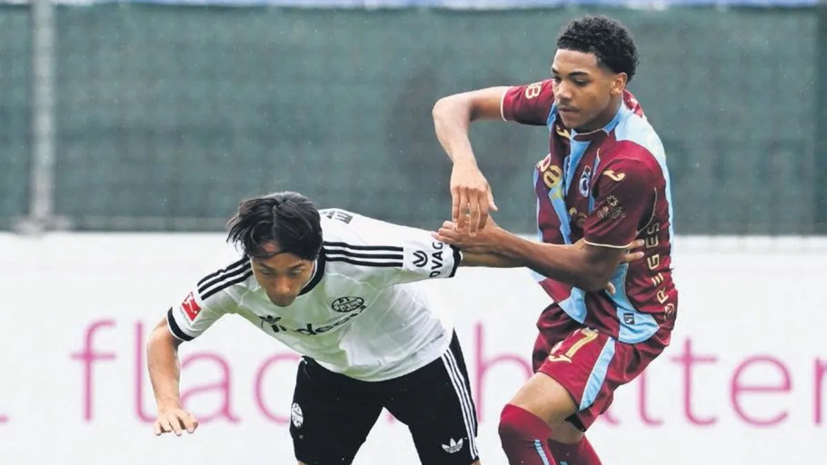 Trabzonsporlu futbolcuların Frankfurt maçındaki bir anı
