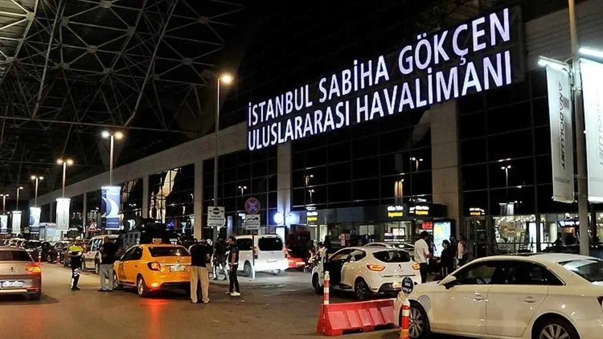 Sabiha Gökçen Havalimanı'nda güvenlik kontrolü yapılan bir alan.
