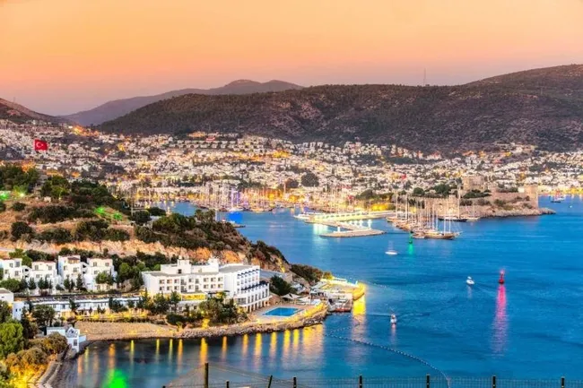 cesme-ve-bodrumda-gunes-degil-fiyatlar-yakiyor-dudak-ucuklatan-adisyonlar-hazine-ve-maliye-bakanligi-radarinda-1751008911647.jpeg Çeşme ve Bodrum’da güneş değil fiyatlar yakıyor: Dudak uçuklatan adisyonlar Hazine ve Maliye Bakanlığı radarında!