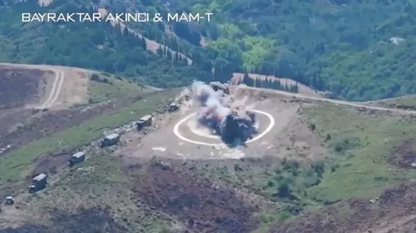 bayraktar-tb2-ve-akincidan-tam-isabet-pes-pese-tam-12den-vurdular-1716647102130.jpg