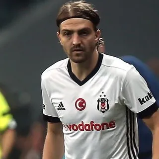Caner Erkin’e artı 1 yıl teklifi