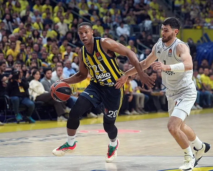 fenerbahce-beko-parisi-maglup-ederek-seride-2-0-one-gecti-1745524489311.jpeg