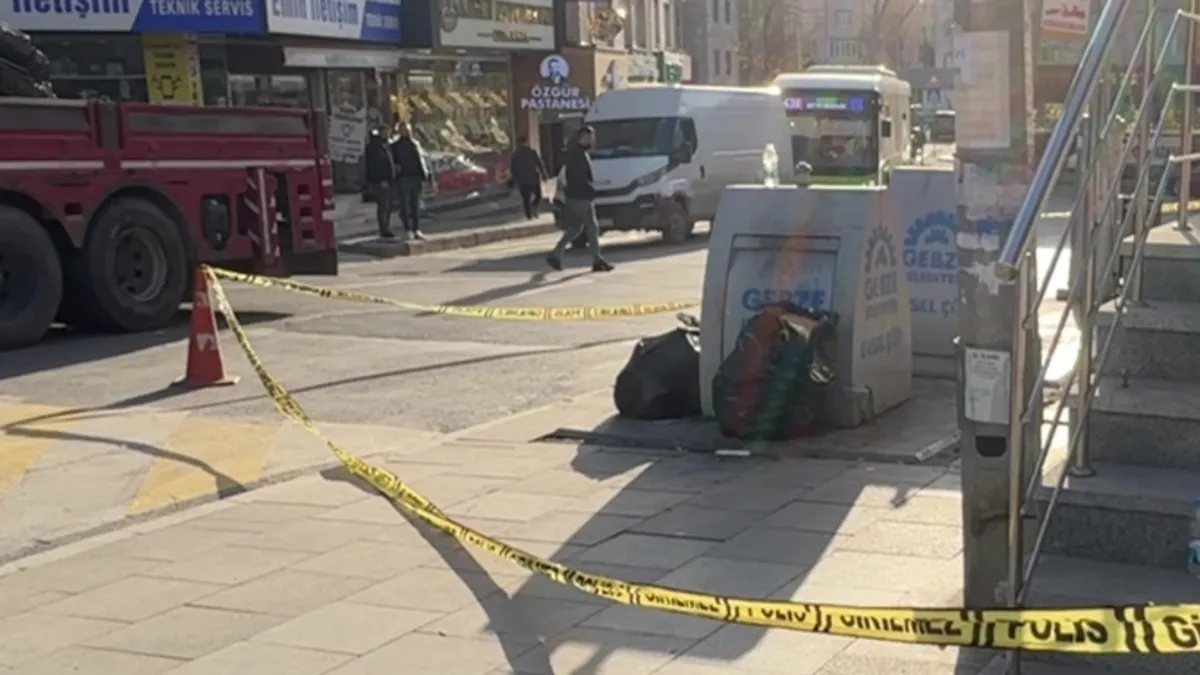 Kocaeli'nde akılalmaz olay: Kaldırımda yürüyen kişiye silahlı saldırı! 2 yaralı Kocaeli'nde akılalmaz olay: Kaldırımda yürüyen kişiye silahlı saldırı! 2 yaralı