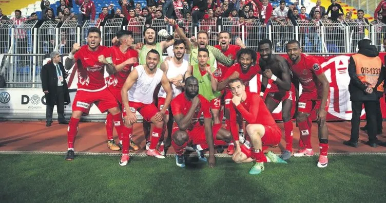 Antalyaspor Kasımpaşa’ya patladı