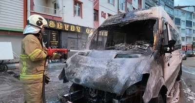Alevler park halindeki minibüsü sardı! Turizm firmasının aracı küle döndü #kirikkale