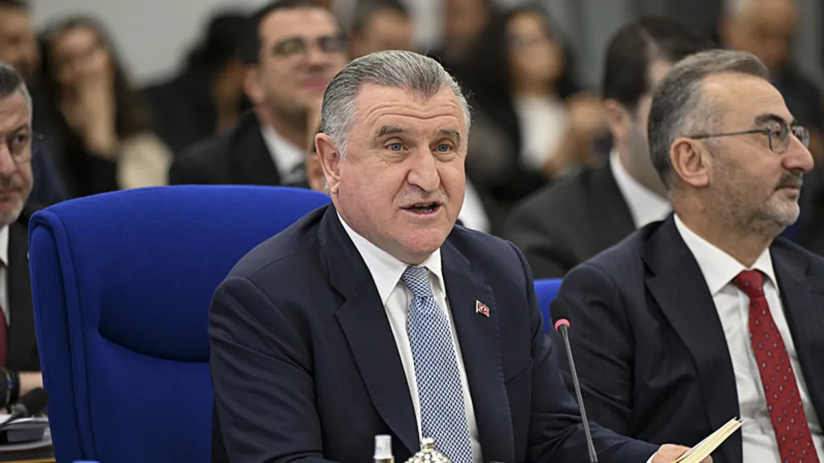 Bakan Bak’tan bahis soruşturması için açıklama: “Hesabı mutlaka sorulacaktır” Bakan Bak’tan bahis soruşturması için açıklama: “Hesabı mutlaka sorulacaktır”