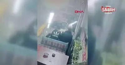 Sultangazi’de büfeye silahlı 3. saldırı kamerada | Video