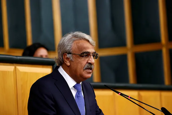 hdpli-mithat-sancardan-28-subat-tehdidi-iktidarin-akibeti-de-ayni-olacak-1614759526567.jpg HDP'li Mithat Sancar'dan 28 Şubat tehdidi: İktidarın akıbeti de aynı olacak