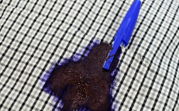 tukenmez kalem lekesi nasil cikar deri