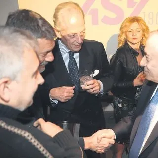 Faruk Süren, başkan Mustafa Cengiz’in elini sıkmadı