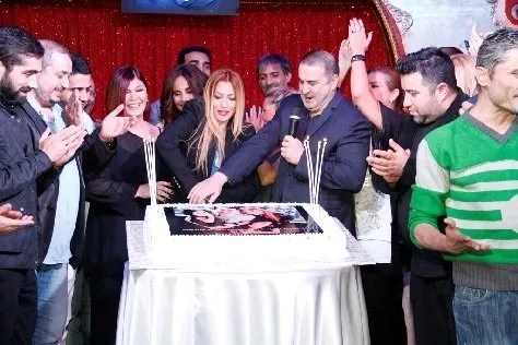 Şafak Sezer doğum gününü kutladı