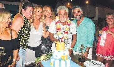 Fedon’a sahnede 71’inci yaş sürprizi