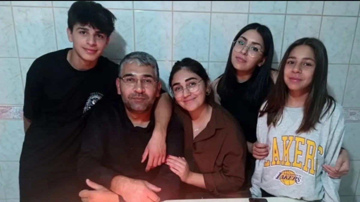 Depremzede babanın umudu DNA testiyle son buldu! 3 yıl sonra mezarı bulundu Depremzede babanın umudu DNA testiyle son buldu! 3 yıl sonra mezarı bulundu