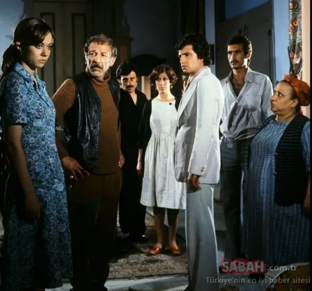 Münir Özkul’un rol arkadaşı, Aile Şerefi’nin şımarık Oktay’ı ydı...Yeşilçam’ın efsane oyuncusu Eriş Akman’ın son halini görenler tanıyamıyor...