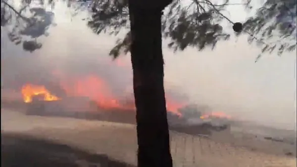 Çanakkale’nin Bozcaada'da yangın! Olay yerinden ilk görüntüler...