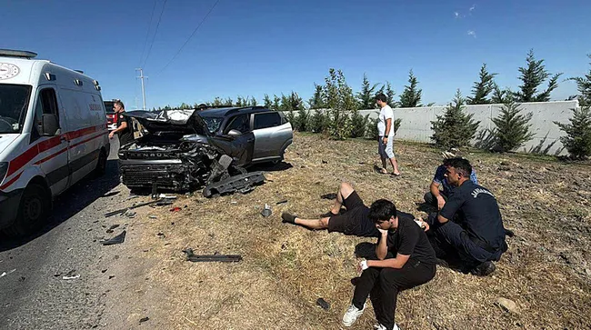 tekirdagda-feci-kaza-5-kisi-yaralandi-1788634700989.jpeg