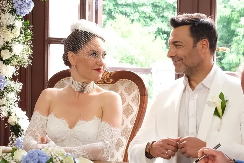 Kızılcık Şerbeti Sezon Finali Nefes Kesti: İşte Son Bölümde Yaşananlar! Kızılcık Şerbeti Sezon Finali Nefes Kesti: İşte Son Bölümde Yaşananlar!