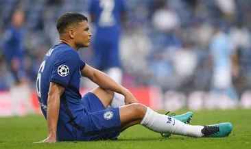 Chelsea’ye dev finalde ilk yarıda kötü haber! Thiago Silva devam edemedi...