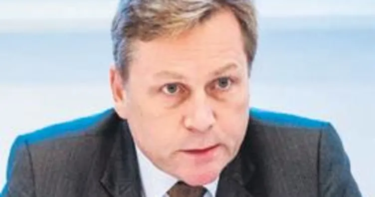 Rektör baskıya boyun eğmedi