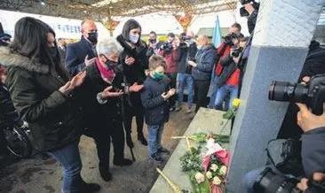 Bosna’da pazar yeri kurbanları dualarla anıldı
