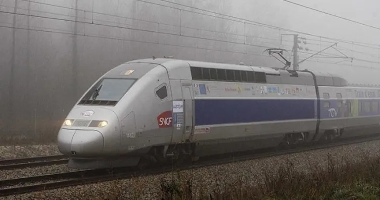Fransa’nın Paris kentine giden bir hızlı tren raydan çıktı: Çok sayıda yaralı var