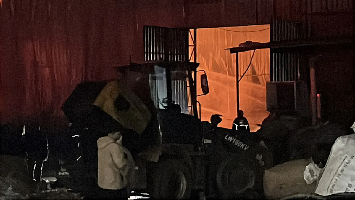 Kocaeli’de atık plastik deposunda yangın! Kocaeli’de atık plastik deposunda yangın!