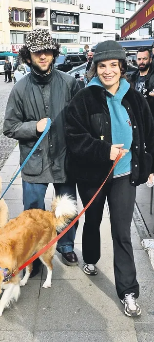 Yılın aşk bombası ortaya çıkmıştı! Aslı Bekiroğlu yeni aşkıyla görüntülendi! İkimize de sürpriz oldu