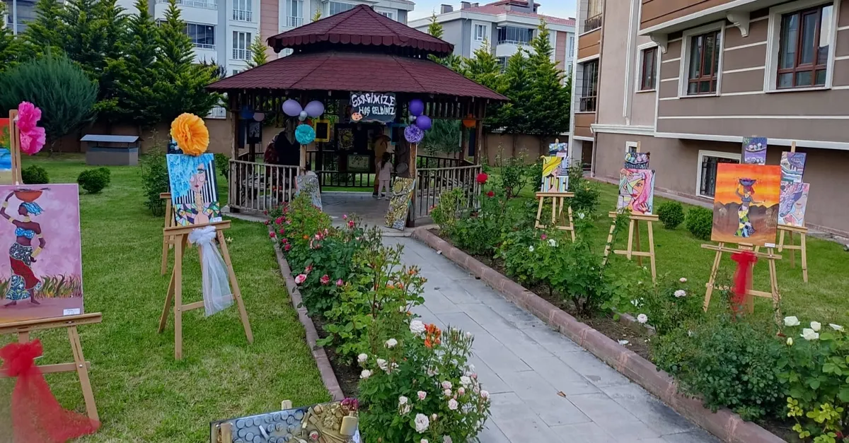 Minik ressamlar ilk sergisini Nilperi bebek için açtı - Erzincan Haberleri