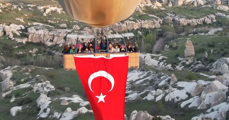 23 Nisan kutlamaları gökyüzünde başladı