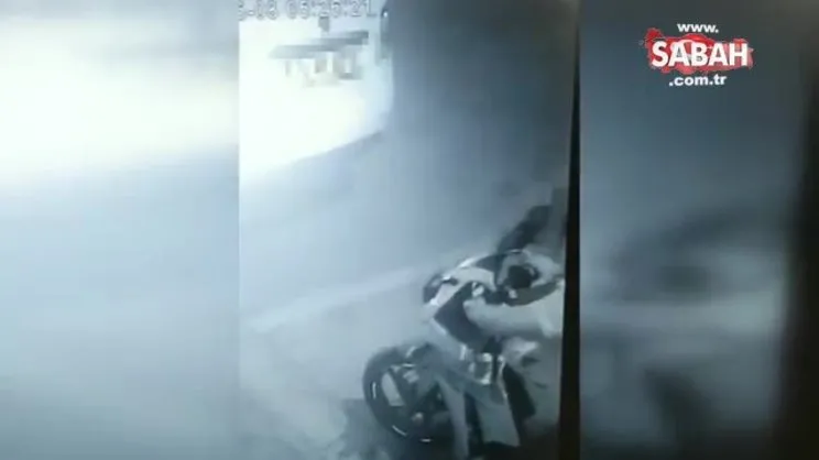 Çalıştıramadı, taşıyamayınca terk edip kaçtı! | Video