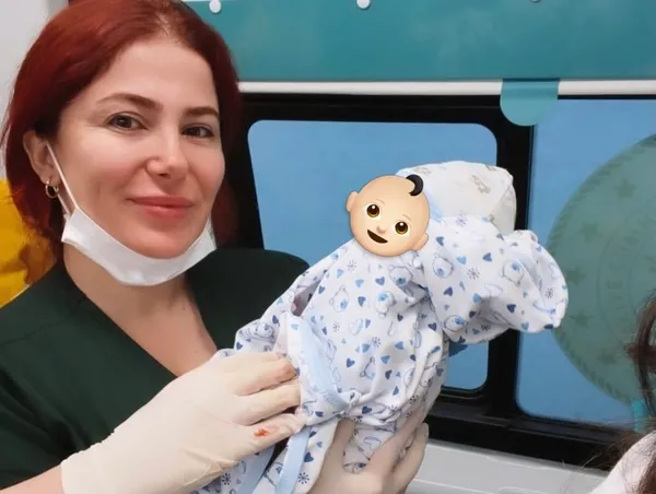 sirnakta-bir-bebek-ambulansta-dunyaya-geldi-1784145369960.jpg
