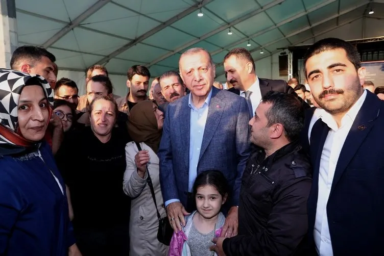 Başkan Erdoğan İstiklal Caddesi'nde yürüdü