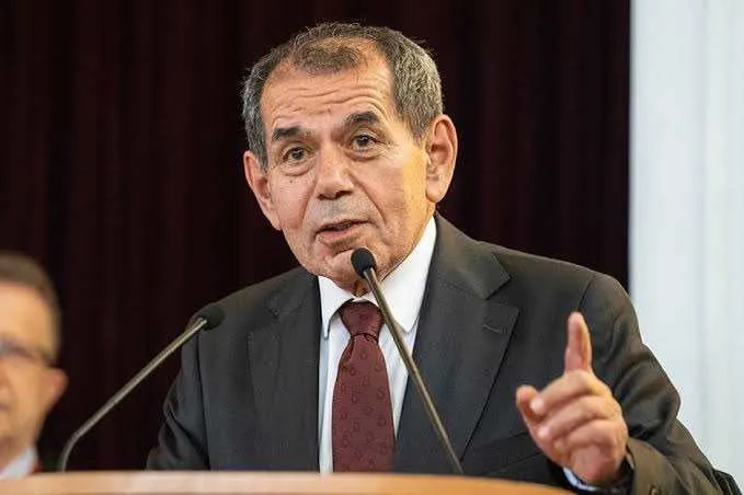 Dursun Özbek’ten lig yarışı için flaş gönderme: Şampiyonluk uğruna toplumu…