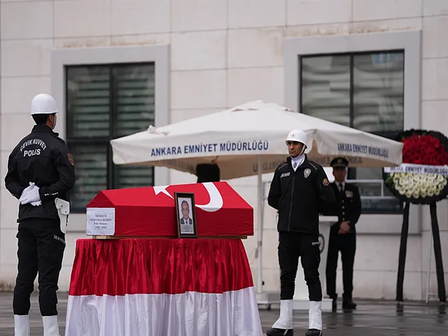 son-dakika-tuvturk-istasyonunda-dehset-polis-memuru-melih-okan-keskin-hayatini-kaybetti-iste-o-kahreden-son-so-1770537041407.jpeg (800×600)