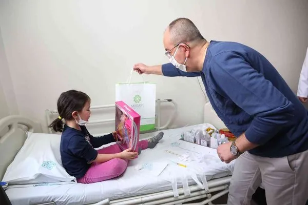 Meram Belediyesi şivlilikte hastanede yatan çocukları unutmadı