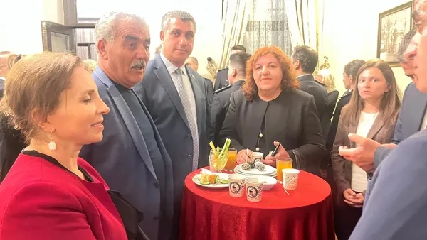 ardahanda-30-agustos-coskusu-vali-cicekten-birlik-ve-beraberlik-mesaji-1756577977762.jpg