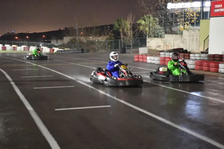 tuzla-karting-pistinde-yagmur-altinda-muthis-yaris-1640958309956.jpg