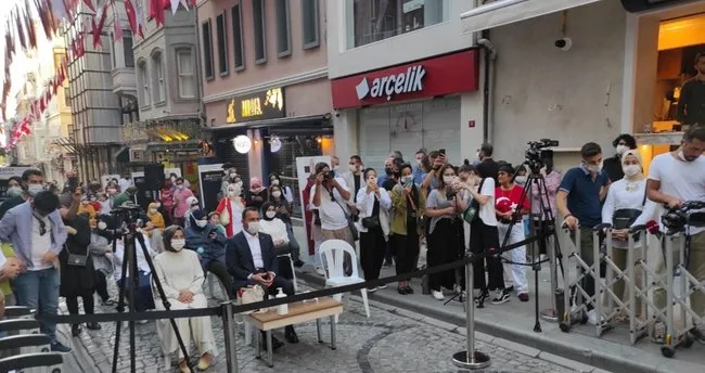 Galata Meydani Nda Zafer Bayrami Resitali Son Dakika Haberler