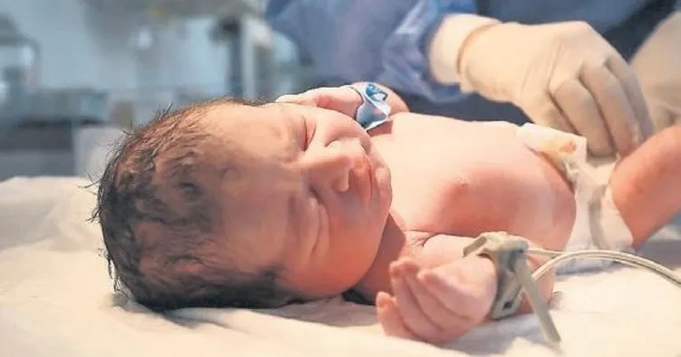 İzmir Şehir Hastanesi’nin ilk bebeği doğdu