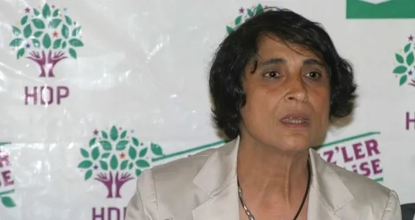 kilicdaroglu-ve-imamoglunun-van-mitinginde-hdp-bayraklari-sallandi-1683035130176.jpg Kılıçdaroğlu ve İmamoğlu'nun Van mitinginde HDP bayrakları sallandı!
