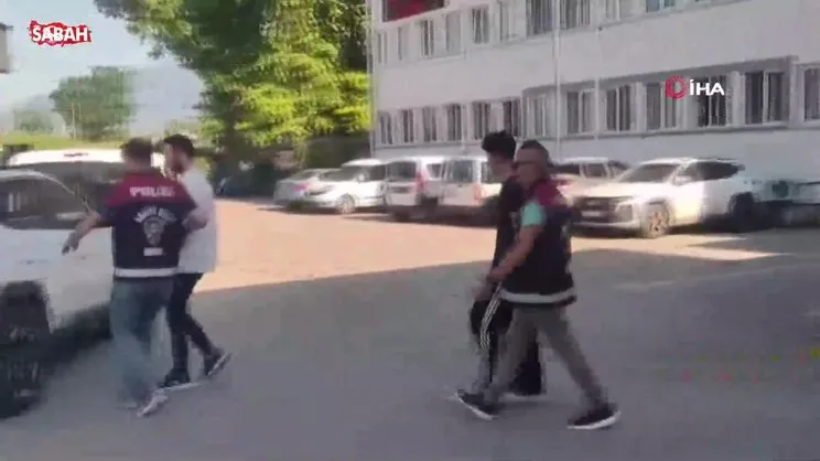 Bursa’da 700 bin liralık altın dolandırıcılığı! 2 şüpheli tutuklandı | Video